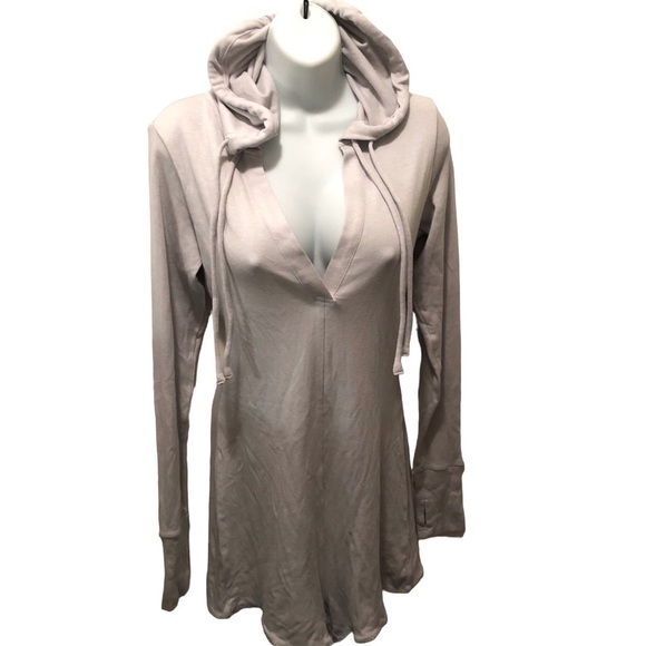 Fabletics Kennedy Sporty Hooded Romper Sz L V~Neck Soft Heather Gray Thumb Holes - Picture 1 of 8
